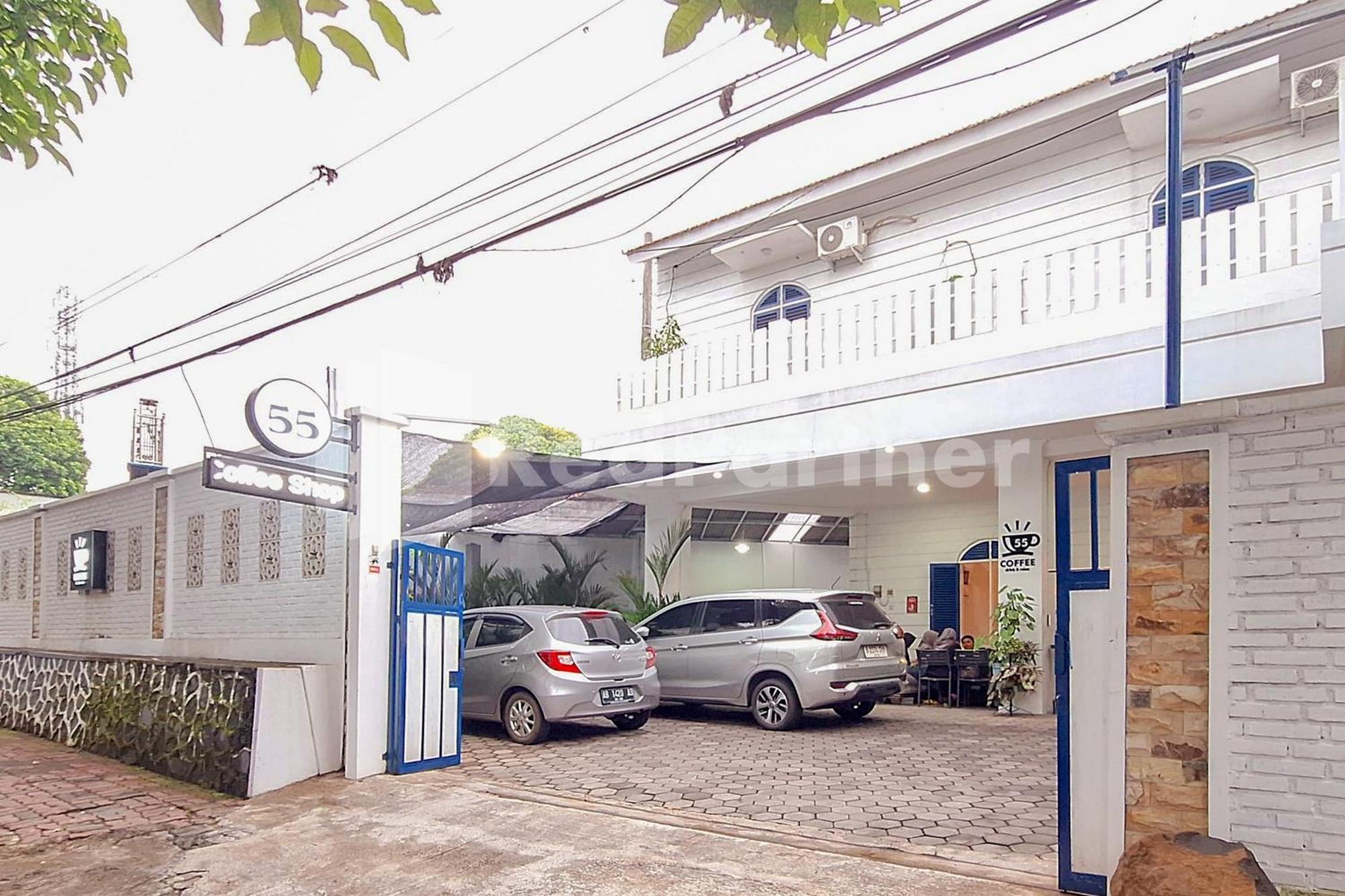 House N Coffee 55 Temanggung Redpartner酒店 外观 照片